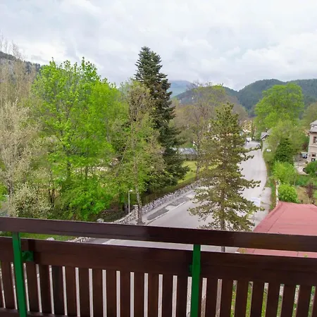 Ampio Trilocale In La Madonnina In *