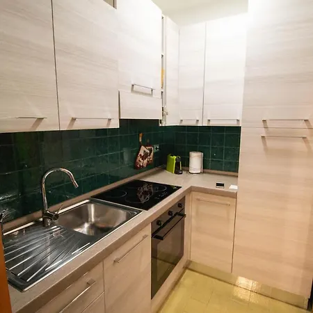 Ampio Trilocale In La Madonnina In 公寓