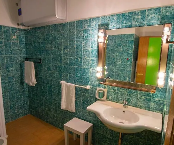 Ampio Trilocale In La Madonnina In